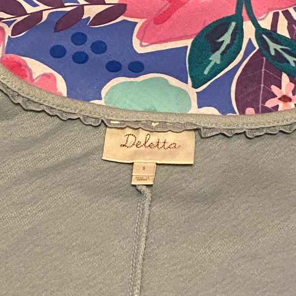 💕3 for $20💕 One of a kind Blouse - Picture 6 of 7